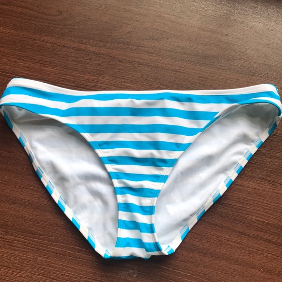 Striped swimsuit - Picture 3 of 3